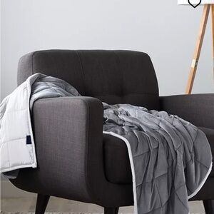 Gently Used Ella Jayne Reversible Anti-Anxiety 15lb Weighted Blanket - 48" x 72"